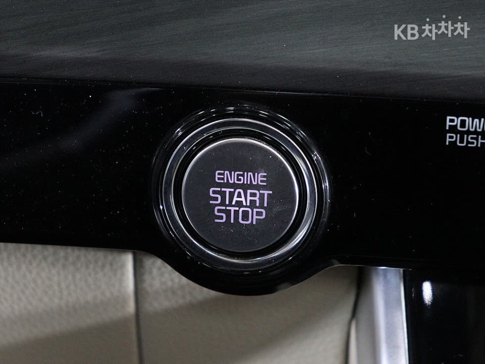 Kia Carnival 4th generationD2.2 9-seater Noblesse - 11