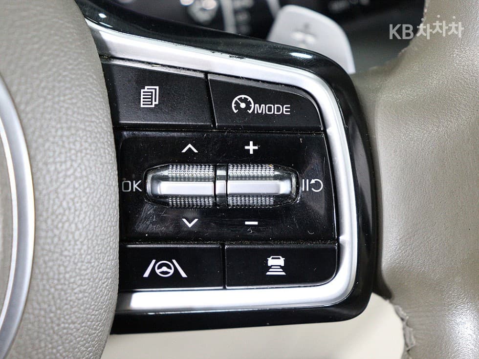Kia Carnival 4th generationD2.2 9-seater Noblesse - 12