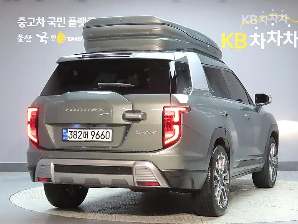 KG Mobility 토레스(J100)1.5 GDI Turbo T7 - 2