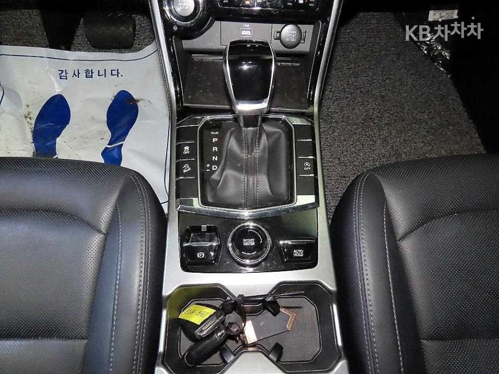 KG Mobility 뷰티플 코란도1.5 GDi Turbo 2WD C5 Plus - 12