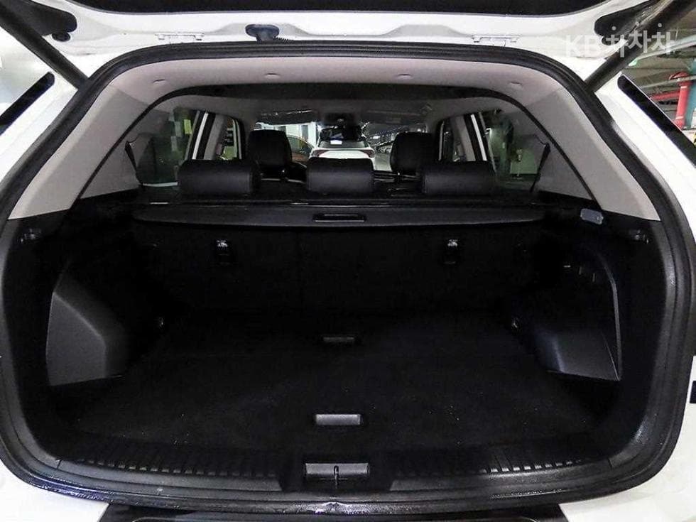 KG Mobility 뷰티플 코란도1.5 GDi Turbo 2WD C5 Plus - 17