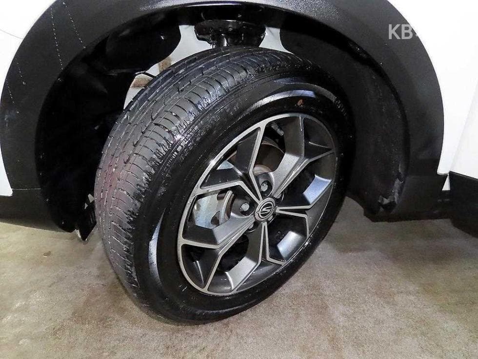 KG Mobility 뷰티플 코란도1.5 GDi Turbo 2WD C5 Plus - 20