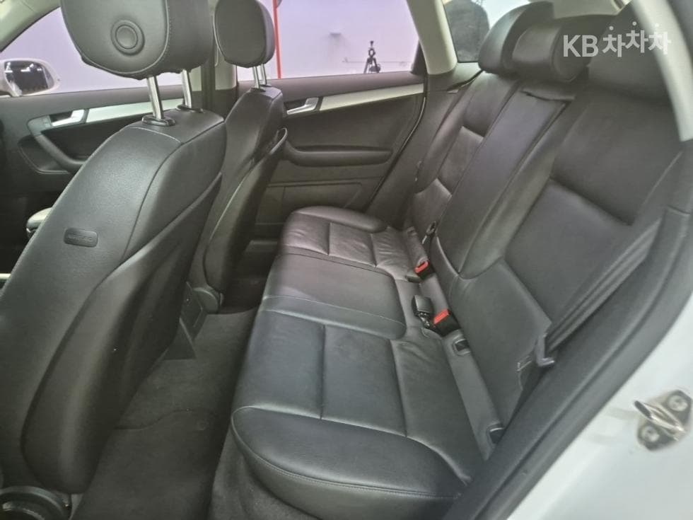 Ауди NEW A32.0 TFSI 8P Динамичен - 12