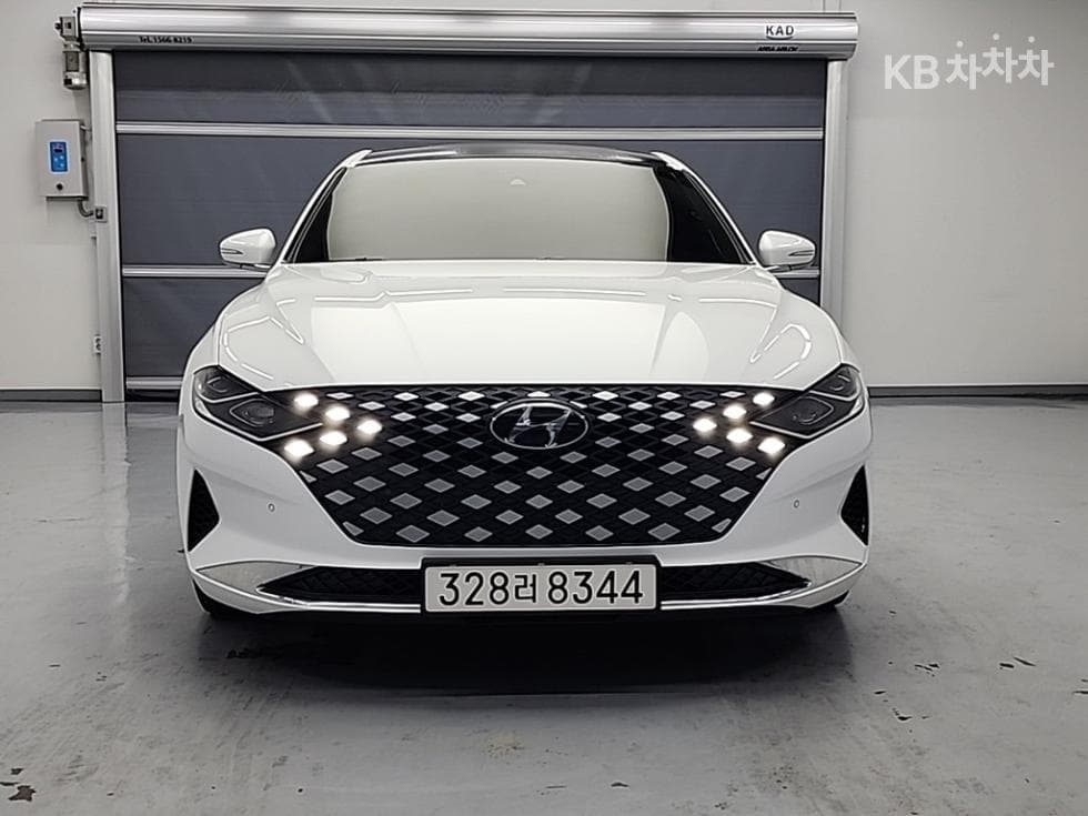 Hyundai The New (facelift) Grandeur (Azera)2.5 Premium 초이스 - 2