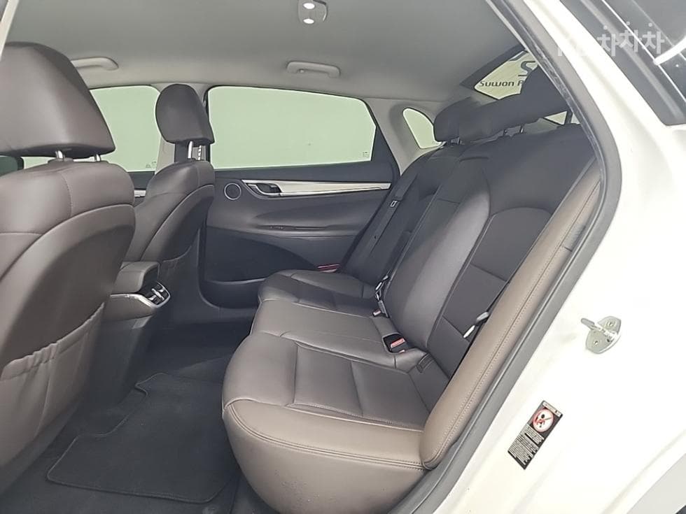 Hyundai The New (facelift) Grandeur (Azera)2.5 Premium 초이스 - 12