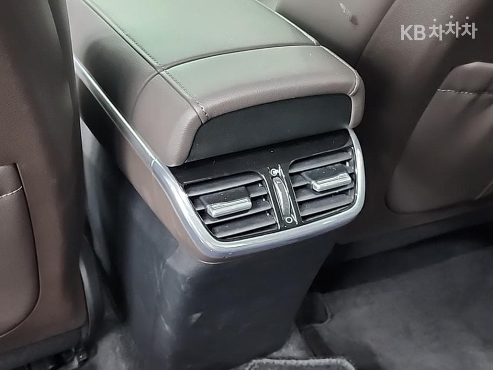 Hyundai The New (facelift) Grandeur (Azera)2.5 Premium 초이스 - 13