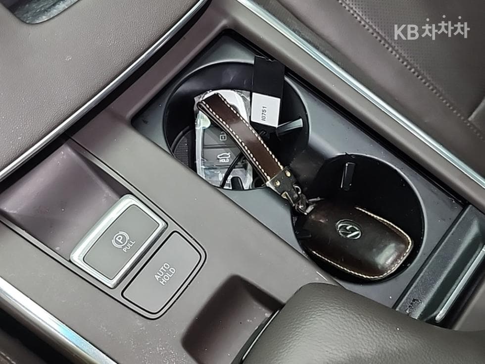 Hyundai The New (facelift) Grandeur (Azera)2.5 Premium 초이스 - 17