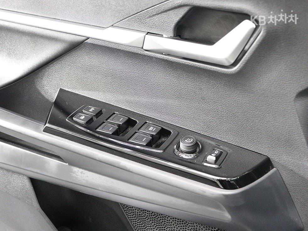 KG Mobility 토레스(J100)1.5 GDI Turbo AWD T5 - 12