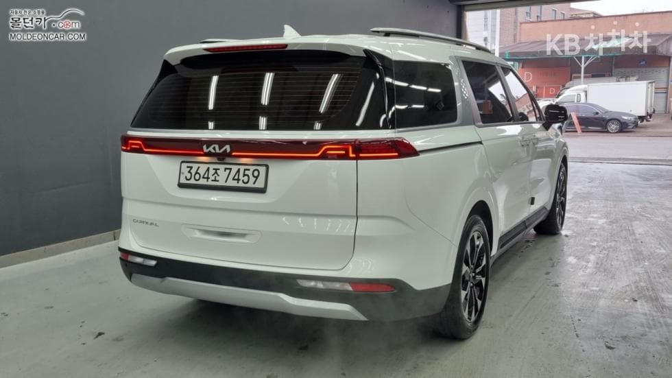 Kia Carnival 4th generationD2.2 9-seater Prestige - 2