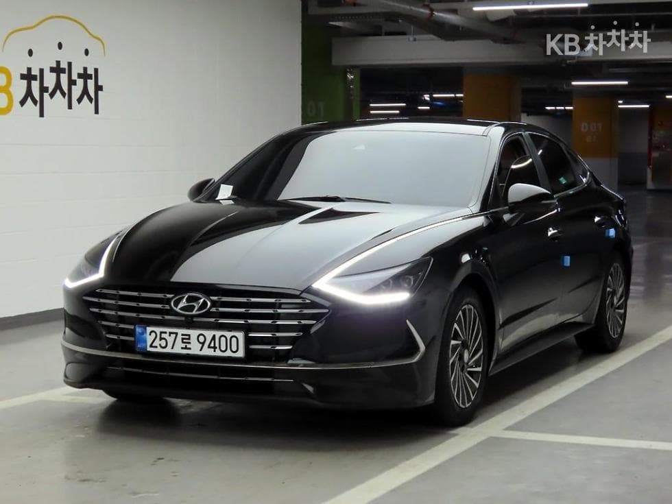 Hyundai Sonata Hybrid (DN8) 2.0 Hybrid Premium 밀레니엄 - Image 1