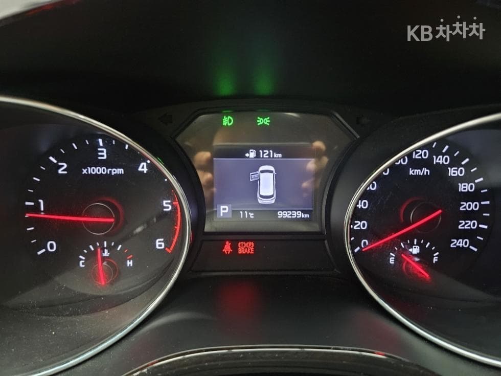 Kia The New (facelift) Carnival9-seater 2.2 Diesel Noblesse - 9
