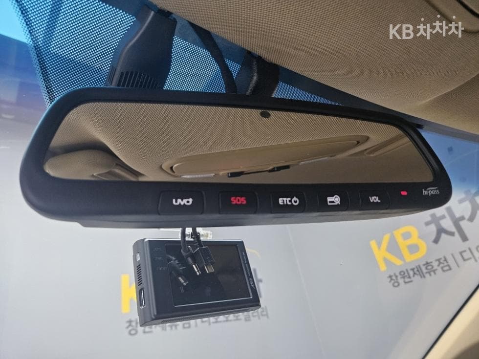 Kia The New (facelift) Carnival9-seater 2.2 Diesel Noblesse - 13