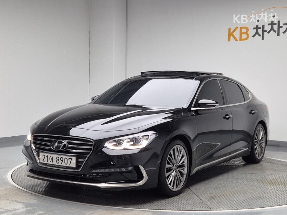 Hyundai Grandeur (Azera)IG 2.4 Exclusive Special (special feature/edition) - Image 1