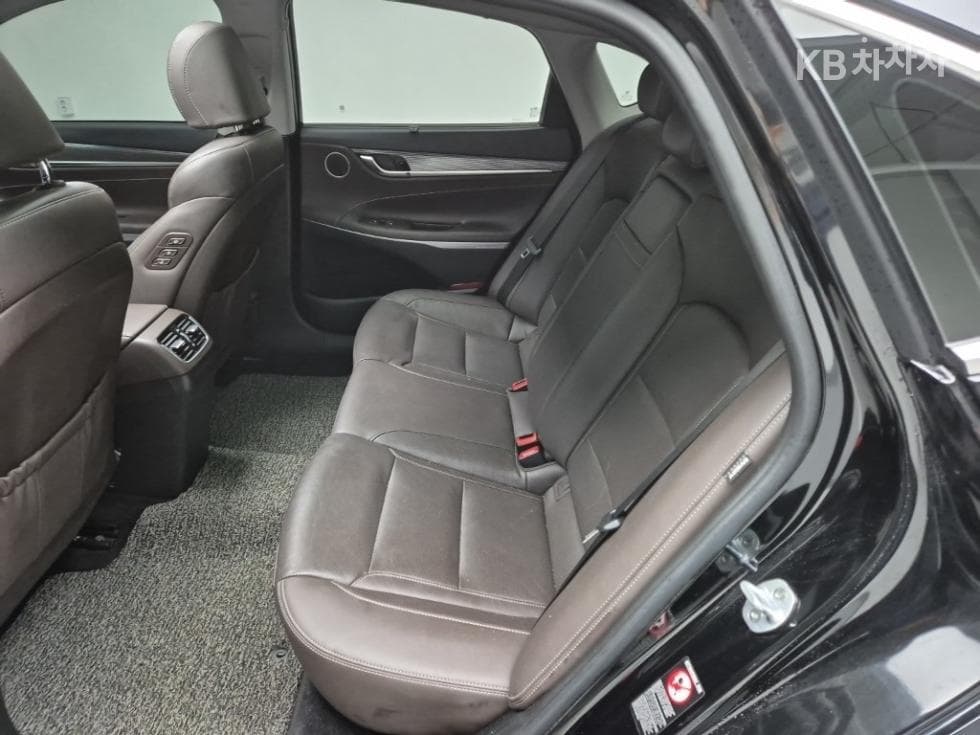 Hyundai Grandeur (Azera)IG2.4 Exclusive Special (special feature/edition) - 12