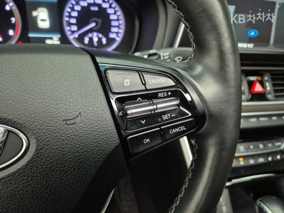 Hyundai Grandeur (Azera)IG2.4 Exclusive Special (special feature/edition) - 16