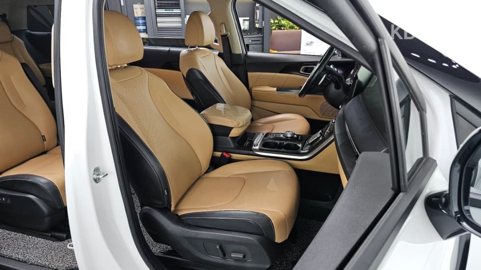 Kia Carnival 4th generationD2.2 9-seater Signature - 10