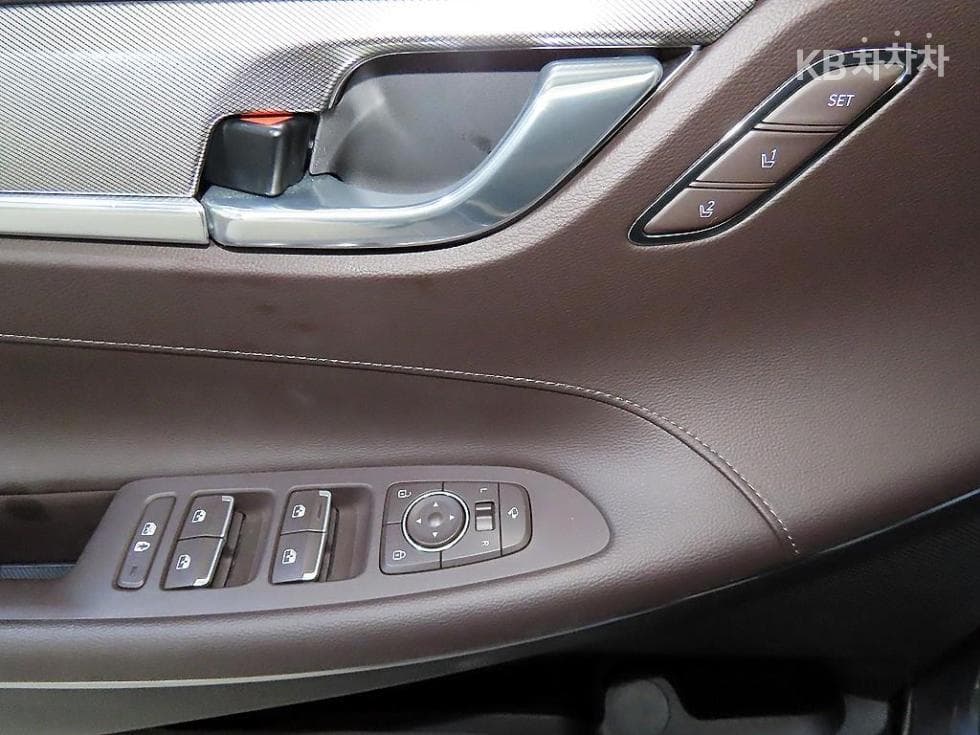 Hyundai The New (facelift) Grandeur (Azera)2.5 Exclusive - 13