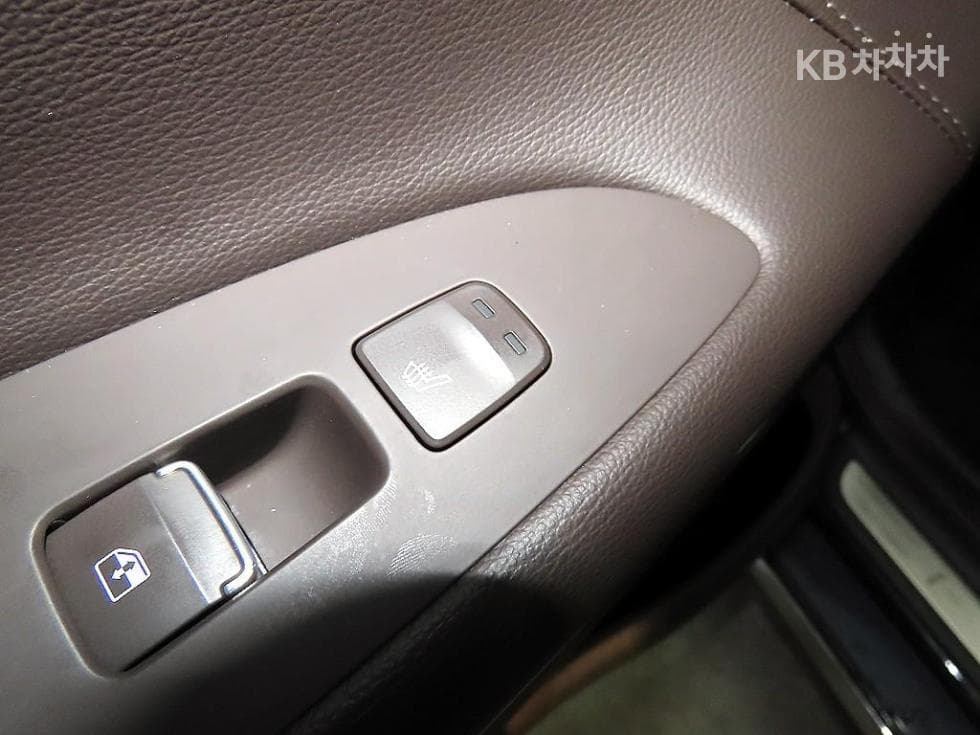 Hyundai The New (facelift) Grandeur (Azera)2.5 Exclusive - 15