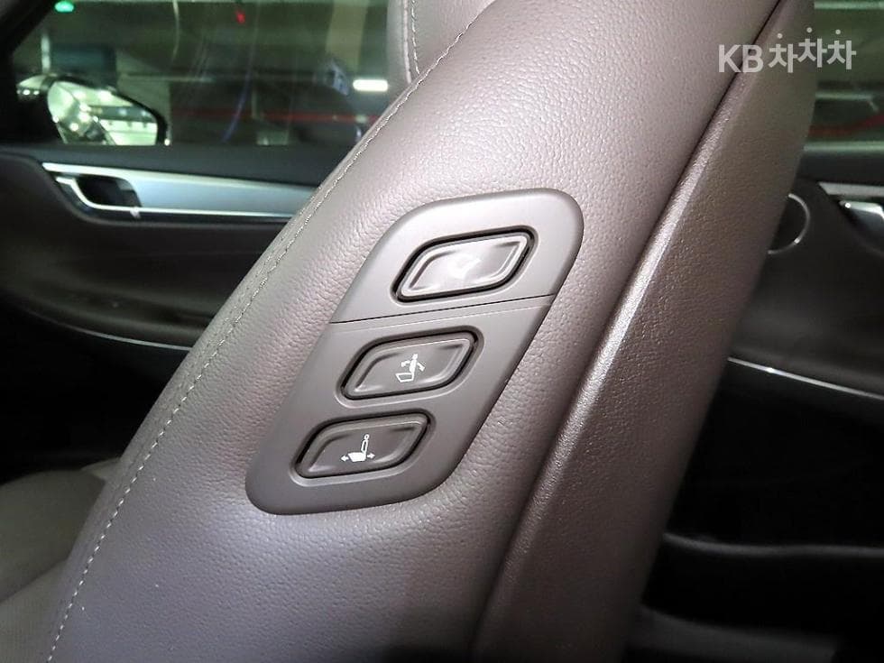 Hyundai The New (facelift) Grandeur (Azera)2.5 Exclusive - 16