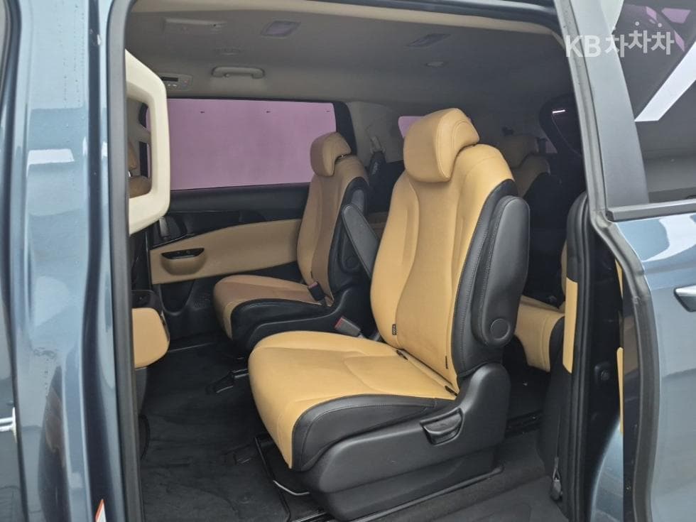 Kia Carnival 4th generationD2.2 9-seater Prestige - 12