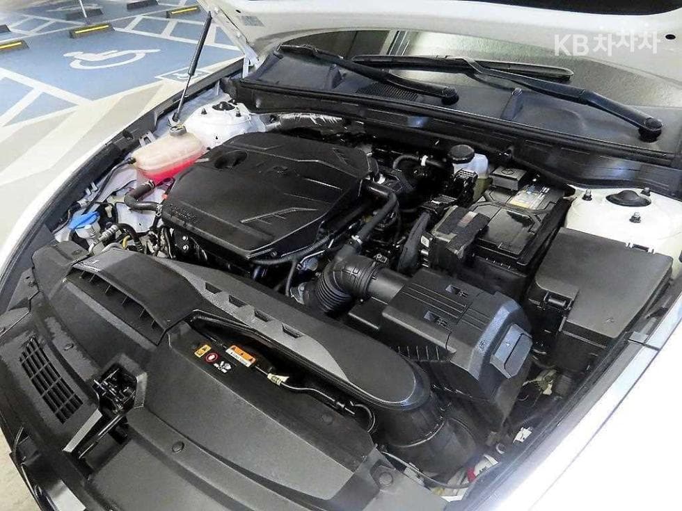 Хюндай Соната (DN8)2.0 LPG Рент-а-кар Стил - 6