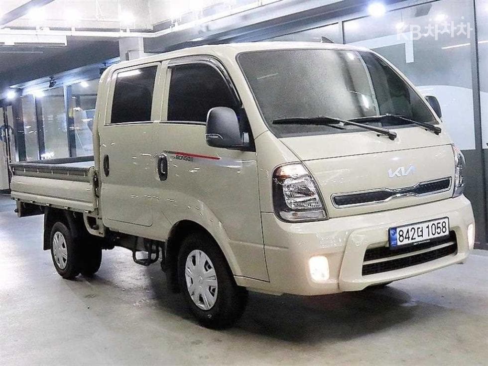 Kia The New (facelift) Bongo 3 (light truck) LPG 1 Ton Double Cab Extra Long 2WD GLS - Image 1