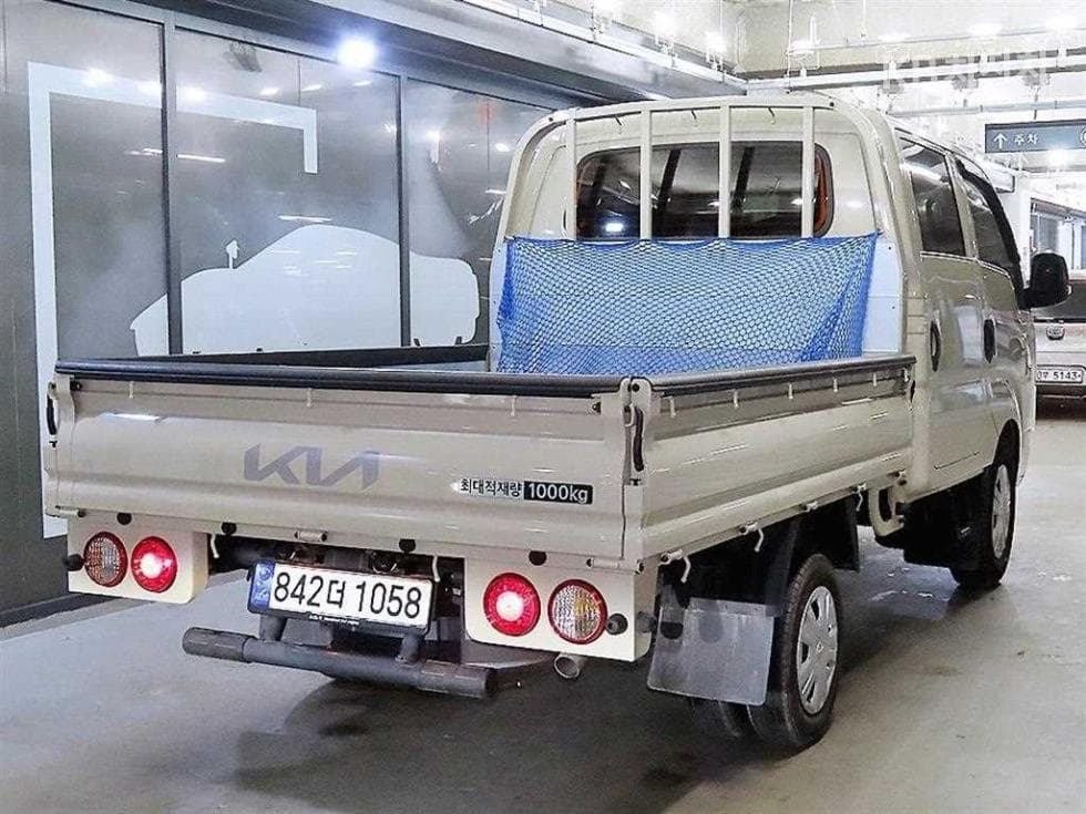 Kia The New (facelift) Bongo 3 (light truck)LPG 1 Ton Double Cab Extra Long 2WD GLS - 4