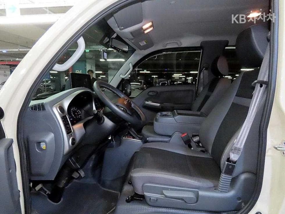Kia The New (facelift) Bongo 3 (light truck)LPG 1 Ton Double Cab Extra Long 2WD GLS - 7