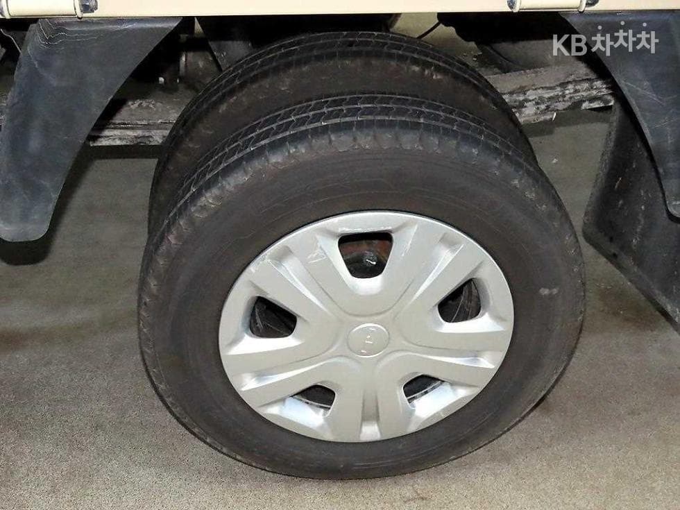 Kia The New (facelift) Bongo 3 (light truck)LPG 1 Ton Double Cab Extra Long 2WD GLS - 19