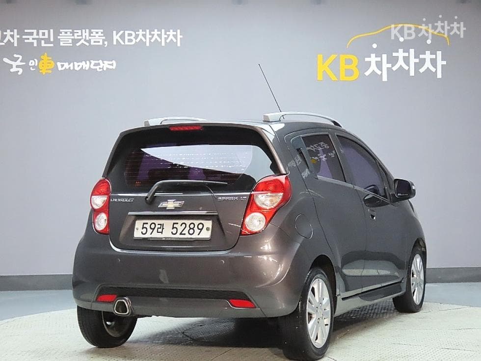 Джи Ем Корея Chevrolet СпаркLT Стандартен - 2