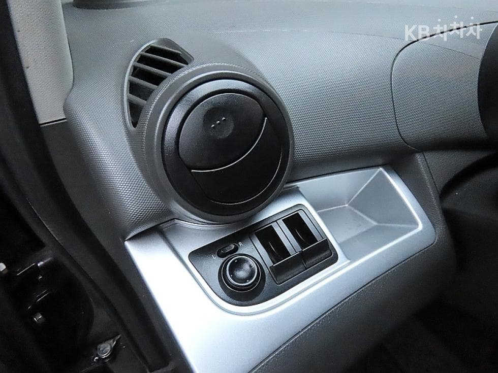 Джи Ем Корея Chevrolet СпаркLT Стандартен - 12