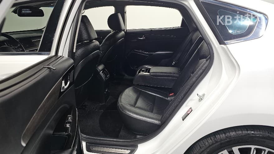Kia K7 Premiere Hybrid2.4 HEV Signature - 11