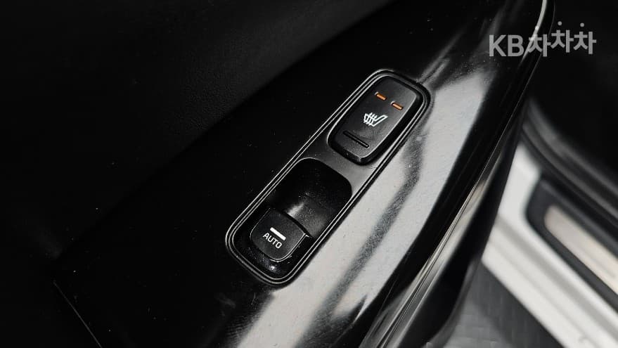 Kia K7 Premiere Hybrid2.4 HEV Signature - 19