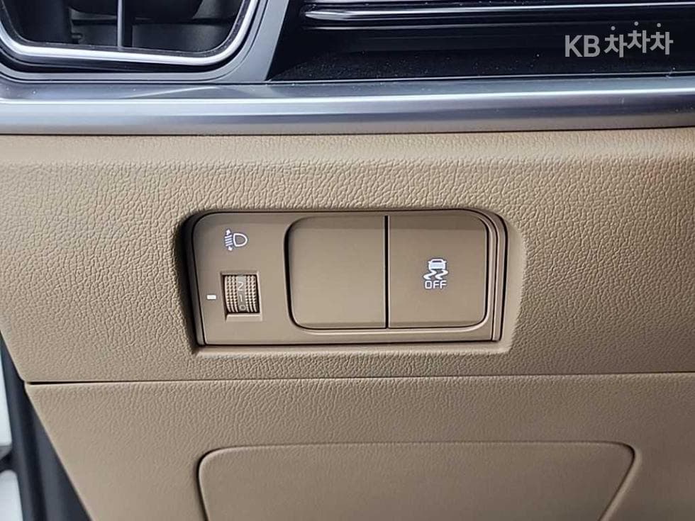 Киа The New (фейслифт) Sorento MQ42.2 Дизел 2WD Престиж - 19