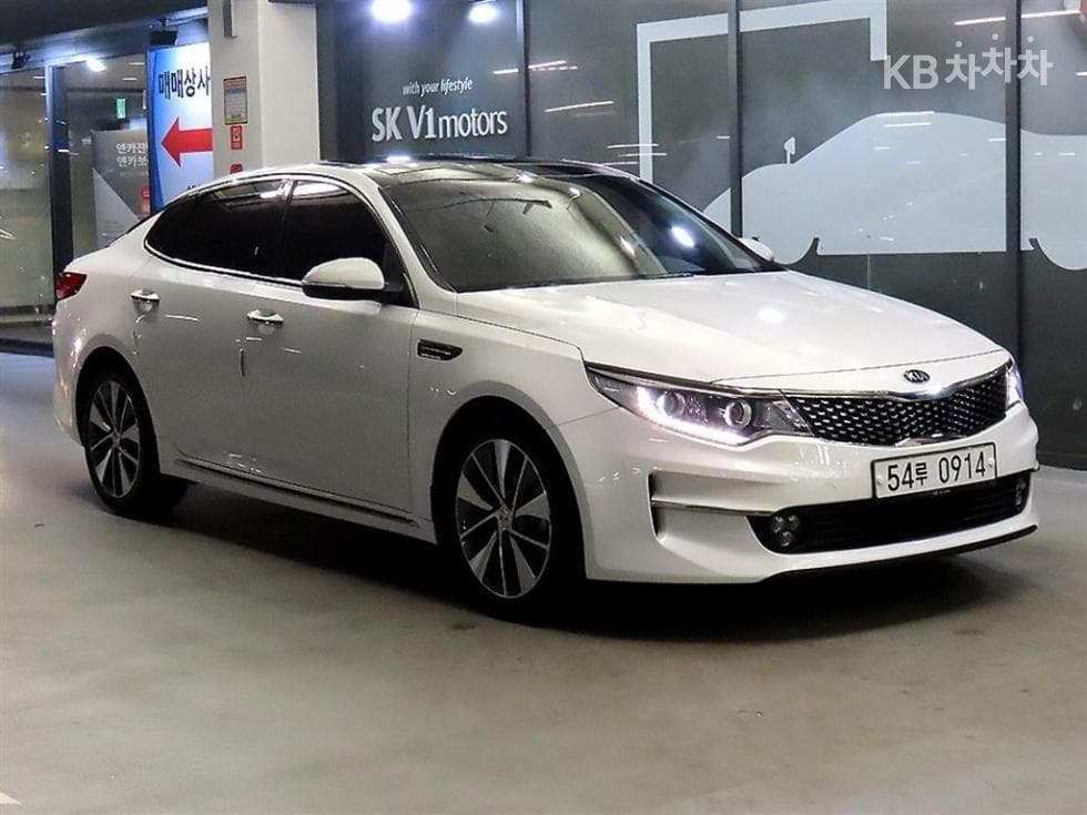 Kia K5 Second generation 2.0 Gasoline MX Noblesse - Image 1