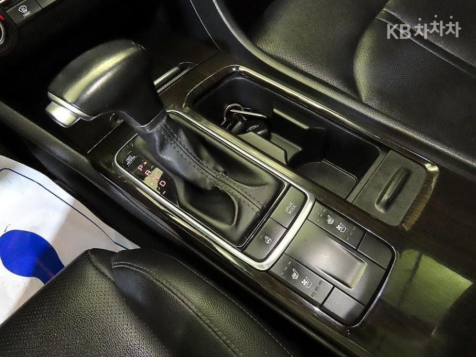Kia K5 Second generation2.0 Gasoline MX Noblesse - 12