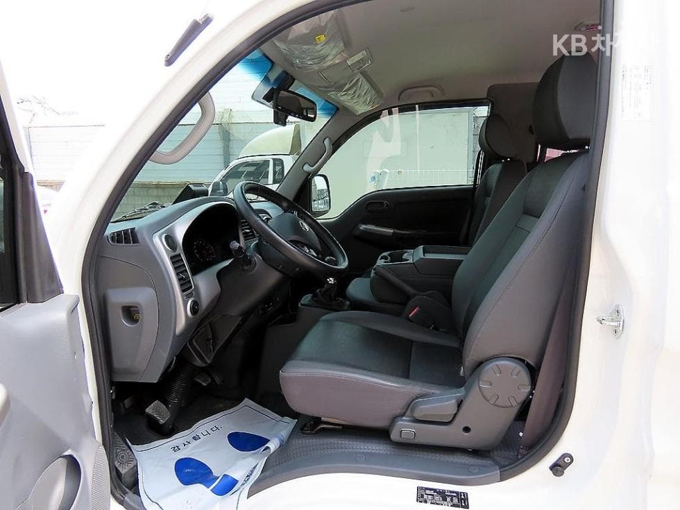 Kia The New (facelift) Bongo 3 (light truck)1 Ton Double Cab Extra Long 2WD GL - 6