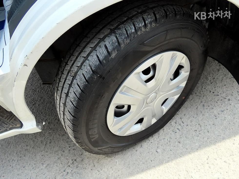 Kia The New (facelift) Bongo 3 (light truck)1 Ton Double Cab Extra Long 2WD GL - 16