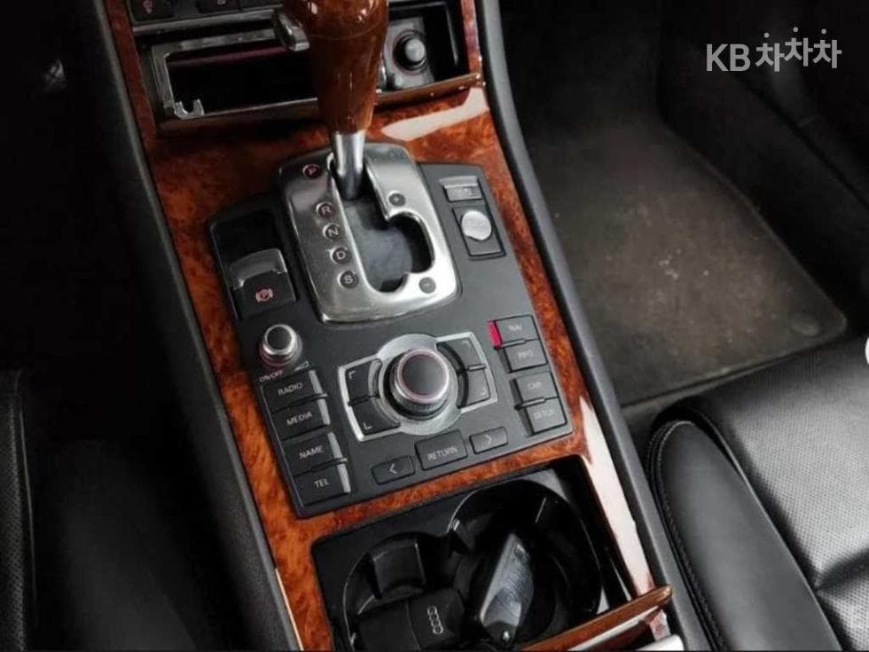 Audi NEW A84.2 FSI 콰트로 D4 - 6