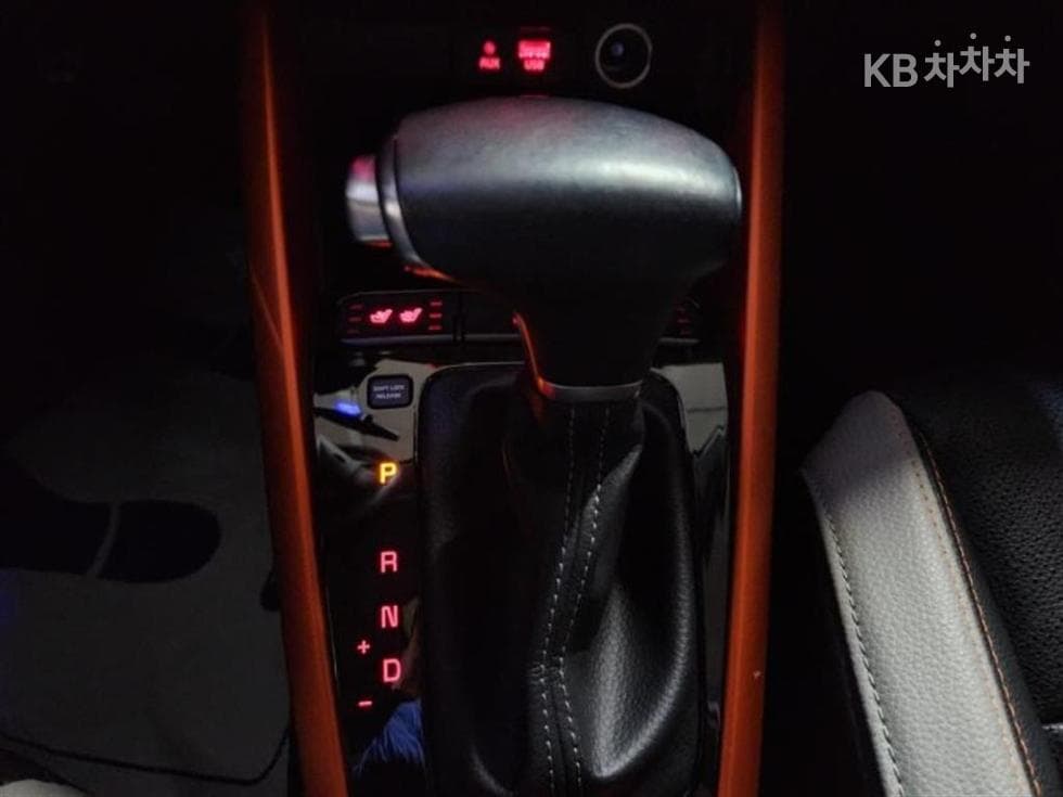 Kia StonicGasoline 1.0 Turbo Gasoline Direct Injection Prestige - 14