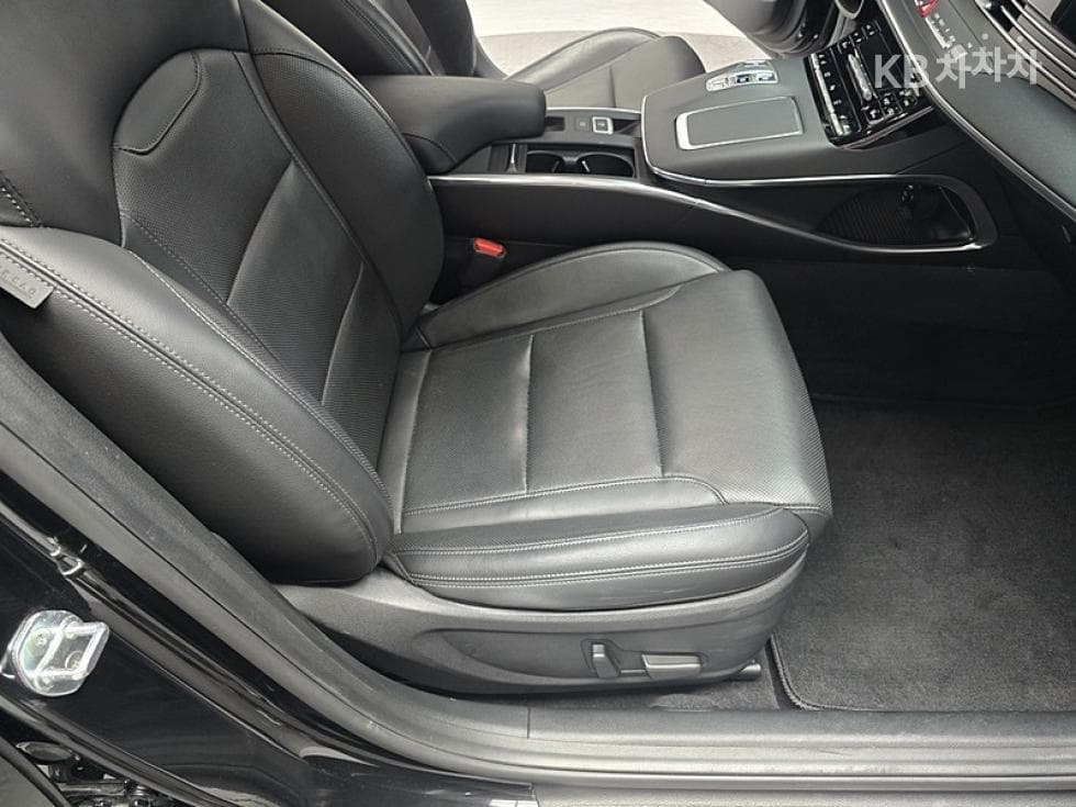 Hyundai The New (facelift) Grandeur (Azera) Hybrid2.4 Premium 초이스 - 15