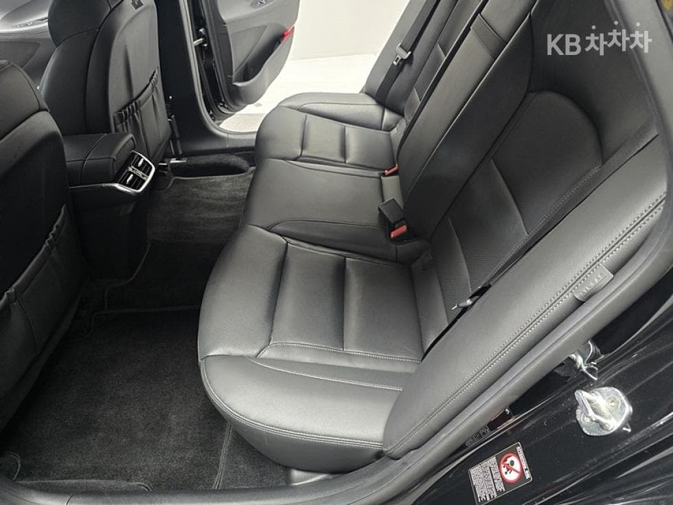 Hyundai The New (facelift) Grandeur (Azera) Hybrid2.4 Premium 초이스 - 16