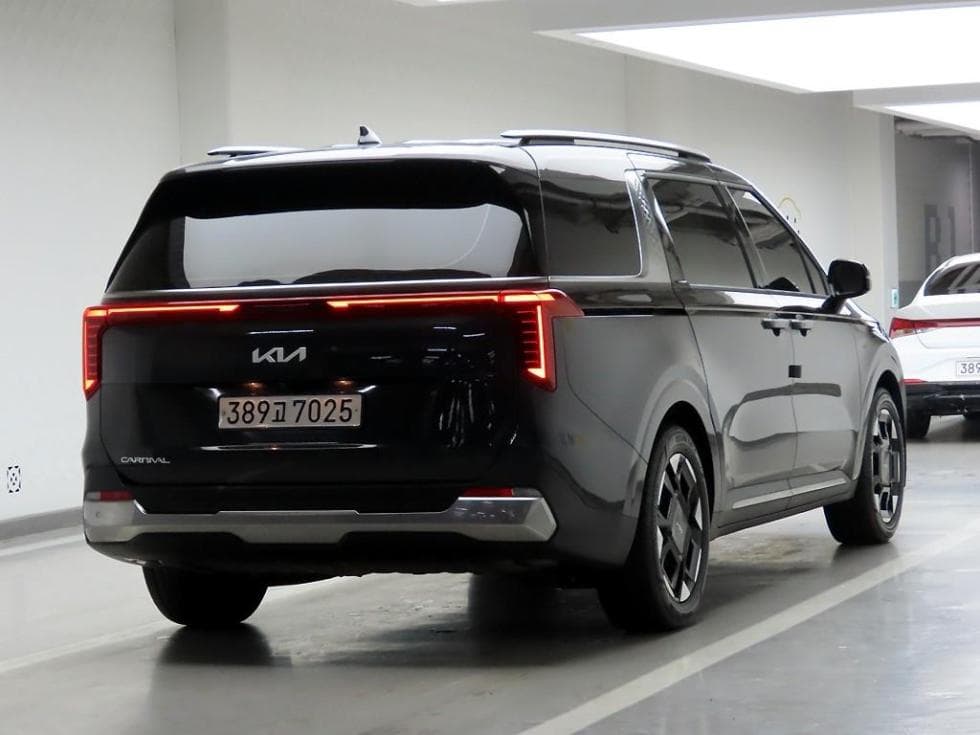 Kia The New (facelift) Carnival 4th generationG3.5 GDI 9-seater Noblesse - 4