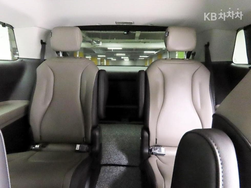 Kia The New (facelift) Carnival 4th generationG3.5 GDI 9-seater Noblesse - 13