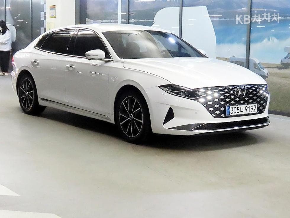 Хюндай The New (фейслифт) Grandeur (Azera) 2.5 Le Blanc - Image 1