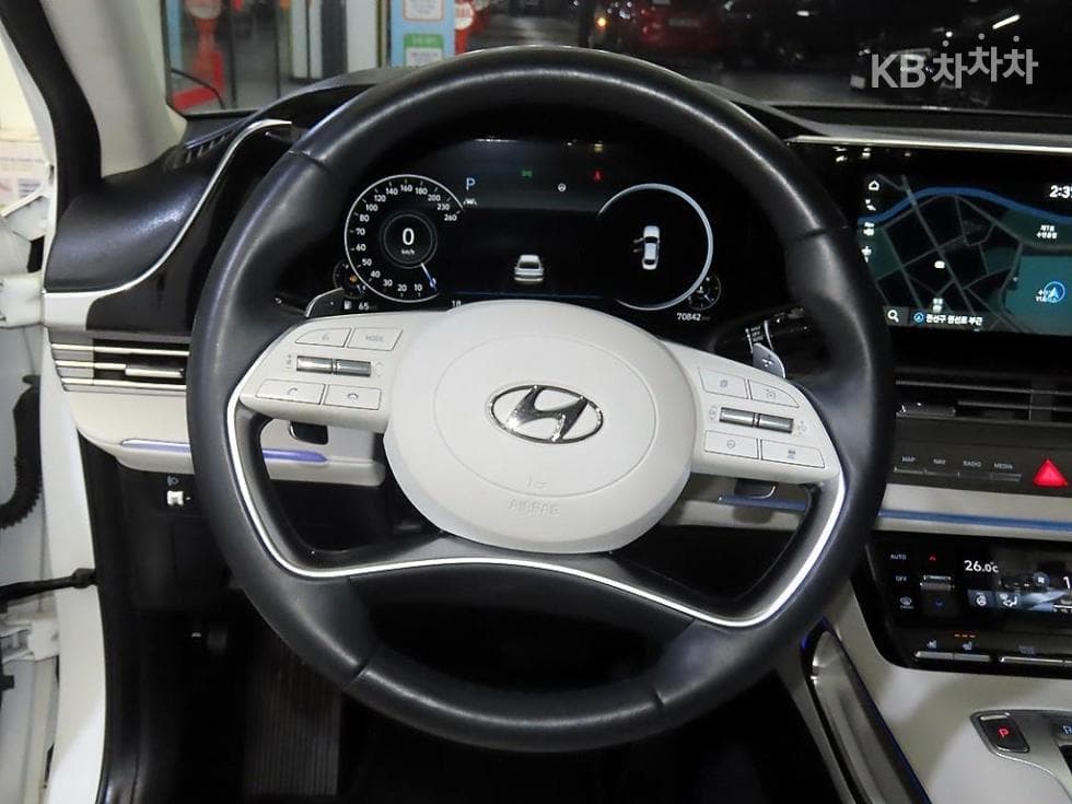 Хюндай The New (фейслифт) Grandeur (Azera)2.5 Le Blanc - 8