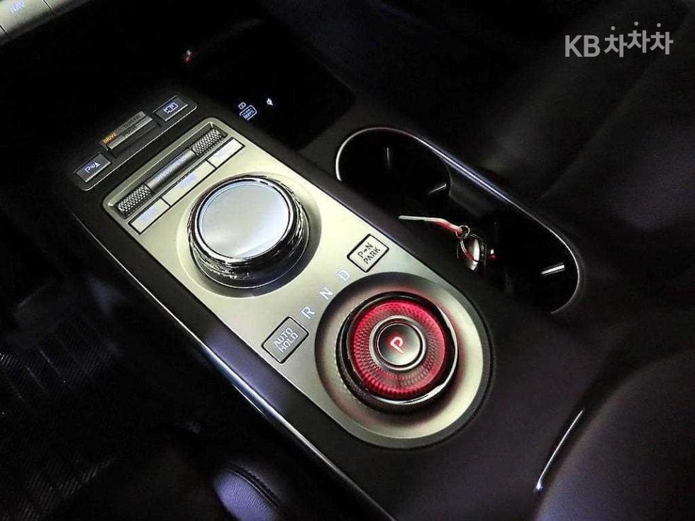 Genesis GV70Gasoline 2.5T AWD - 12