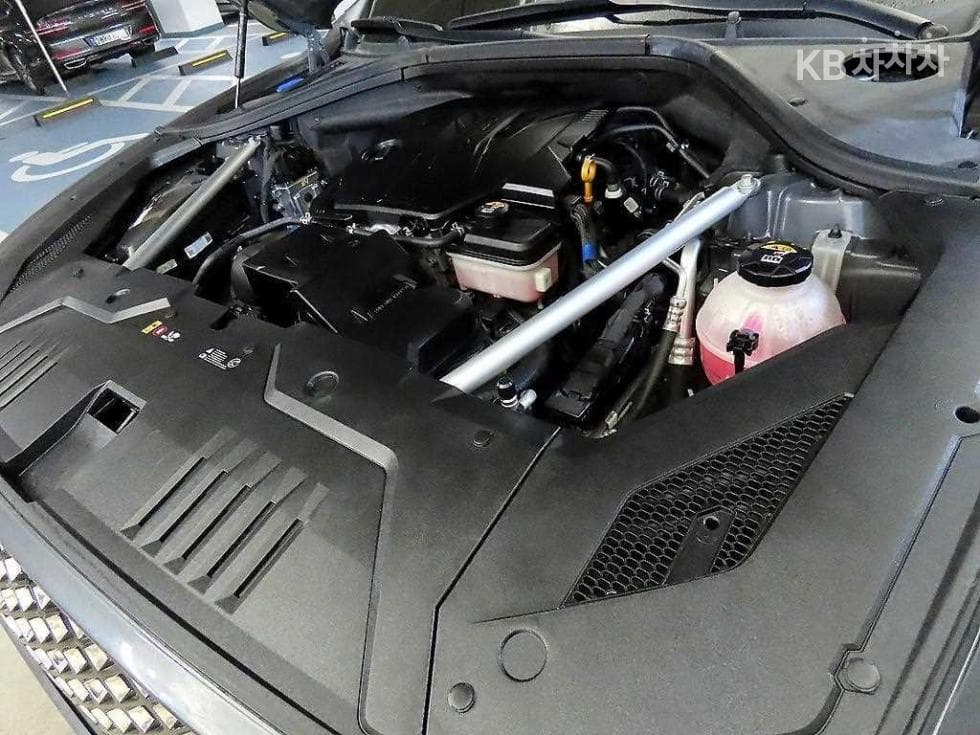 Genesis GV70Gasoline 2.5T AWD - 19