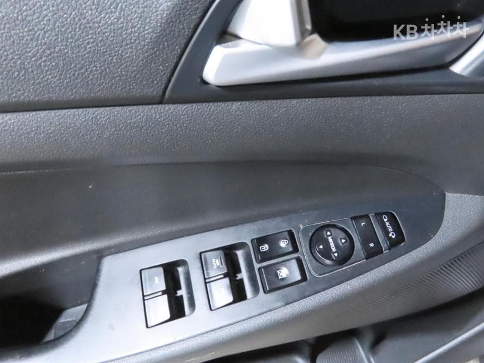 Hyundai All New TucsonDiesel(e-VGT UⅡ)1.7 2WD Modern - 10