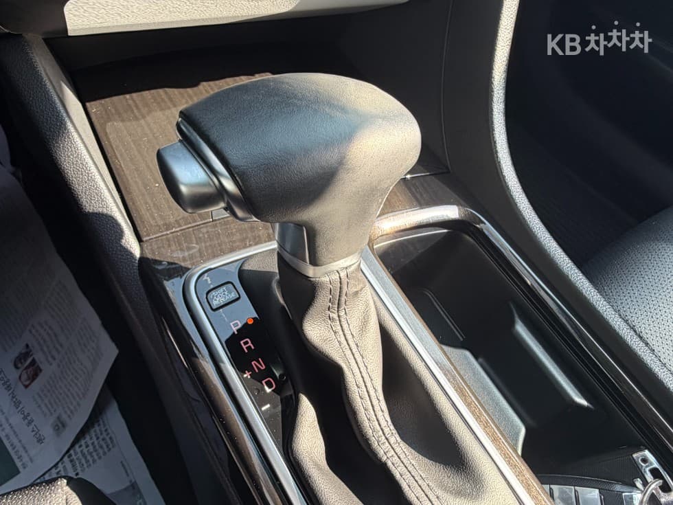 Киа The New (фейслифт) K5 Второ поколение2.0 Бензин Престиж - 22